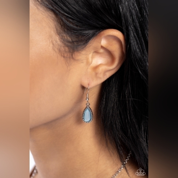 Blue and silver necklace set - Picture 7 of 7